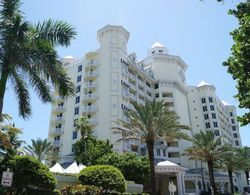 Owner Rentals at Pelican Grand Beach Resort Dış Mekan