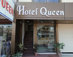 OYO 10472 Hotel Queen Dış Mekan