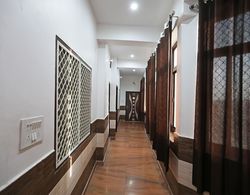OYO 10610 Anand Guest House İç Mekan