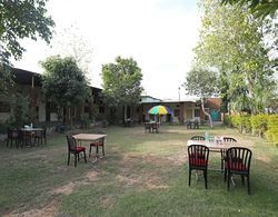 OYO 10936 Rajasthan Resort Yerinde Yemek