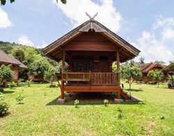 OYO 1143 Phet Luran Thai Resort Kohchang Dış Mekan