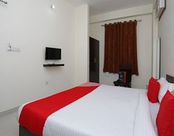 OYO 11553 Hotel Dhola Maru Residency Mutfak