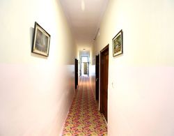 OYO 11912 Hotel Nav Classic İç Mekan