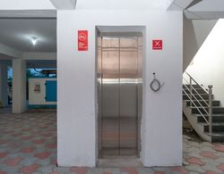 OYO 15702 Thulsi Residency İç Mekan