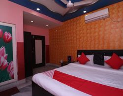 OYO 18490 Hotel Jagannath International Mutfak