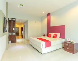 OYO 2073 Grand Inn Hotel Lombok Öne Çıkan Resim
