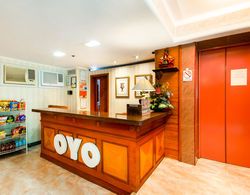 OYO 227 Palladium Suites Hotel Lobi