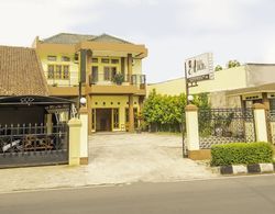 OYO 2395 Hotel Aden 2 Syariah Dış Mekan