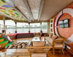 OYO 24290 Houseboat Anugraha Deluxe İç Mekan