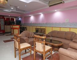 OYO 26906 Hotel Tarang Lobi