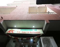 OYO 28440 Mk Hotel And Restaurant Dış Mekan