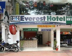 OYO 334 Everest Hotel Genel