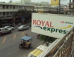 OYO 447 Royal Express Hua Hin Lobi