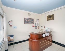 OYO 448 Hotel Central Lobi