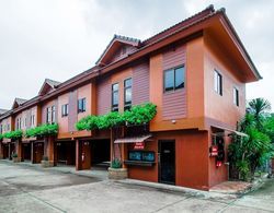 OYO 535 Phadaeng Hotel Dış Mekan