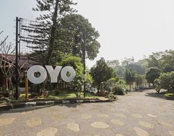 OYO 735 New Panjang Jiwo Resort Dış Mekan