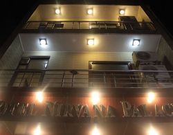 OYO 780 Hotel Nirvana Palace Dış Mekan
