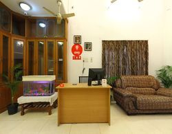 OYO 8033 Premam Service Apartment Lobi