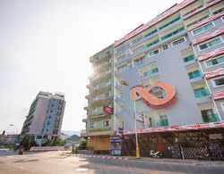 OYO 861 Patong Dynasty Hotel Dış Mekan