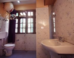 OYO 8719 Hotel Deep Residency Banyo Tipleri