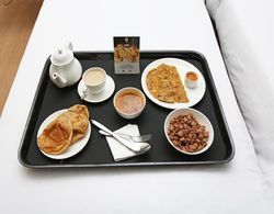 OYO 9367 Hotel Taj Galaxy Kahvaltı