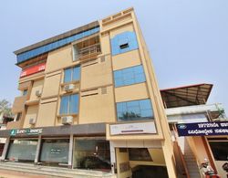 OYO 9583 Hotel Qinn Dış Mekan