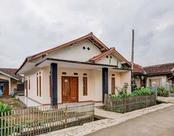 OYO Homes 90997 Eco Tourism Desa Cibodas Babakan Gentong 2 Syariah Dış Mekan