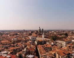 Padova Tower City View Scirocco Terrace Dış Mekan