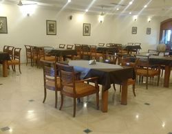 Palanpur Palace Hotel Yerinde Yemek