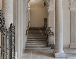 Palazzo Del Carretto - Art Apartments Lobi