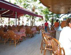 Palm Beach Hotel Bar