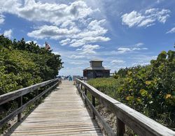 Palm Beach Shores Resort and Vacation Villas Dış Mekan