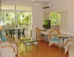 Palm Cove Tropic Apartments Genel
