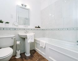 Palmerston Place Residence: Luxury City Centre Apt With Private Parking Banyo Tipleri