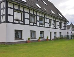 Panoramic-view Apartment in Attendorn-silbecke With Garden Dış Mekan