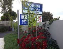 Papakura Pioneer Motor Lodge and Motel Dış Mekan