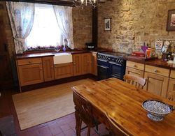 Pathways Holiday Cottage a Delightful 18th Century Stone Cottage in Derbyshire Genel