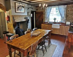 Pathways Holiday Cottage a Delightful 18th Century Stone Cottage in Derbyshire Genel