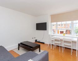 Peaceful 2 Bedroom Apartment in Central London Oda Düzeni