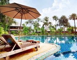 Phowadol Resort and Spa Chiang Rai Havuz