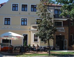 Hotel Piast Dış Mekan