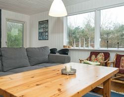 Picturesque Holiday Home in Rømø With Sauna İç Mekan