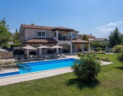 Picturesque Villa in Verteneglio With Pool Dış Mekan