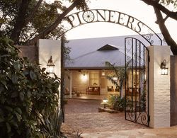 Pioneers Lodge Dış Mekan