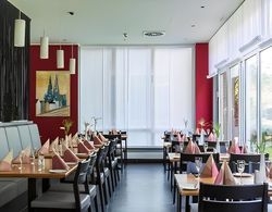 PLAZA Premium Köln Yerinde Yemek