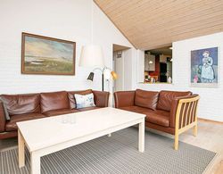 Pleasant Holiday Home in Fanø With Terrace Oda Düzeni