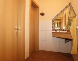 Pleasant Apartment in Langenfeld With Sauna Banyo Tipleri