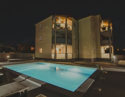 Poolside Hideout Apartments Dış Mekan
