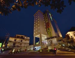 POP! Hotel Stasiun Kota Surabaya Genel