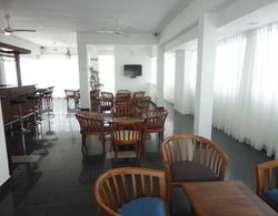 Port View City Hotel Bar